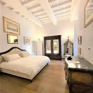 https://borgo-pinti-suites.it-tuscanyhotel.com